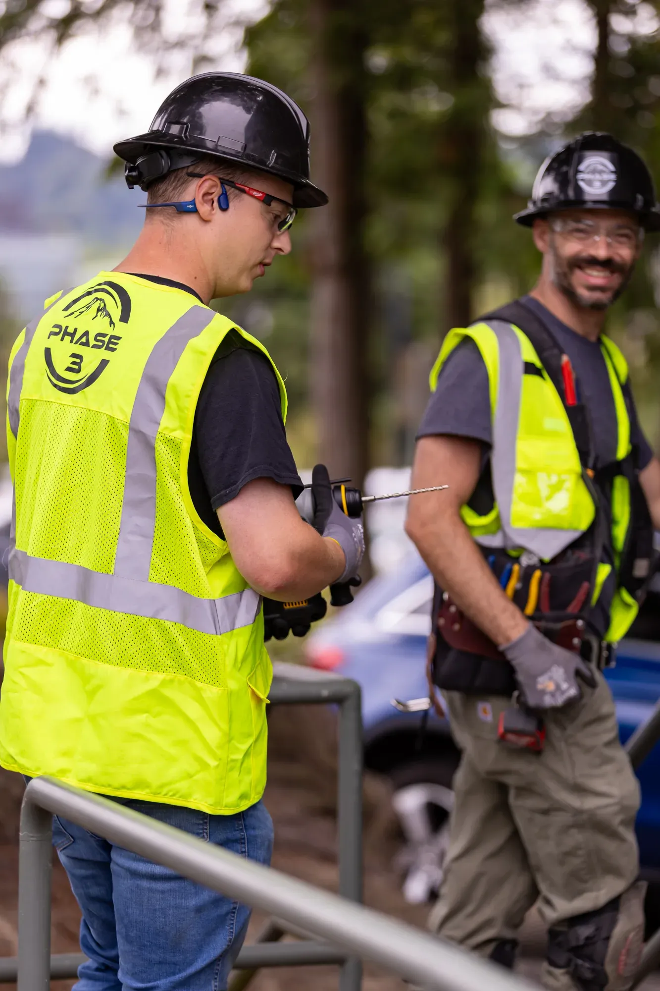 Emergency electrician responding to Monroe home