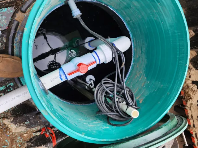 Emergency septic pump failure affecting rural Snohomish County home